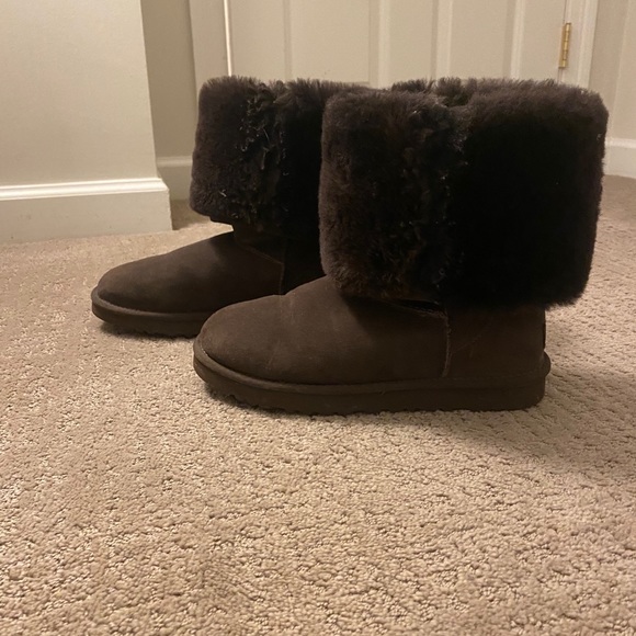 Tall chocolate Uggs size 7 - Picture 6 of 8